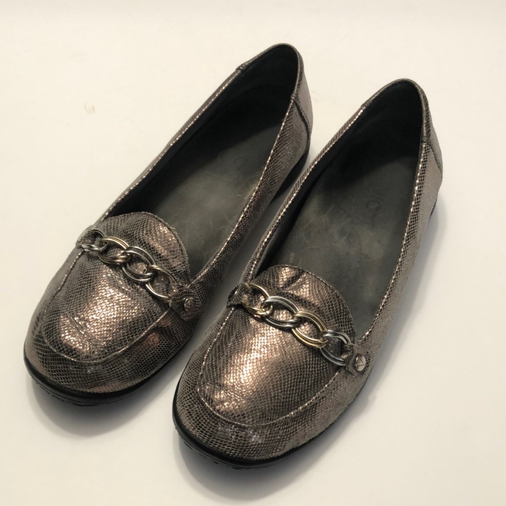 Vionic Rose Metallic Reptile Skin Slip On Leather Flats size 8.5